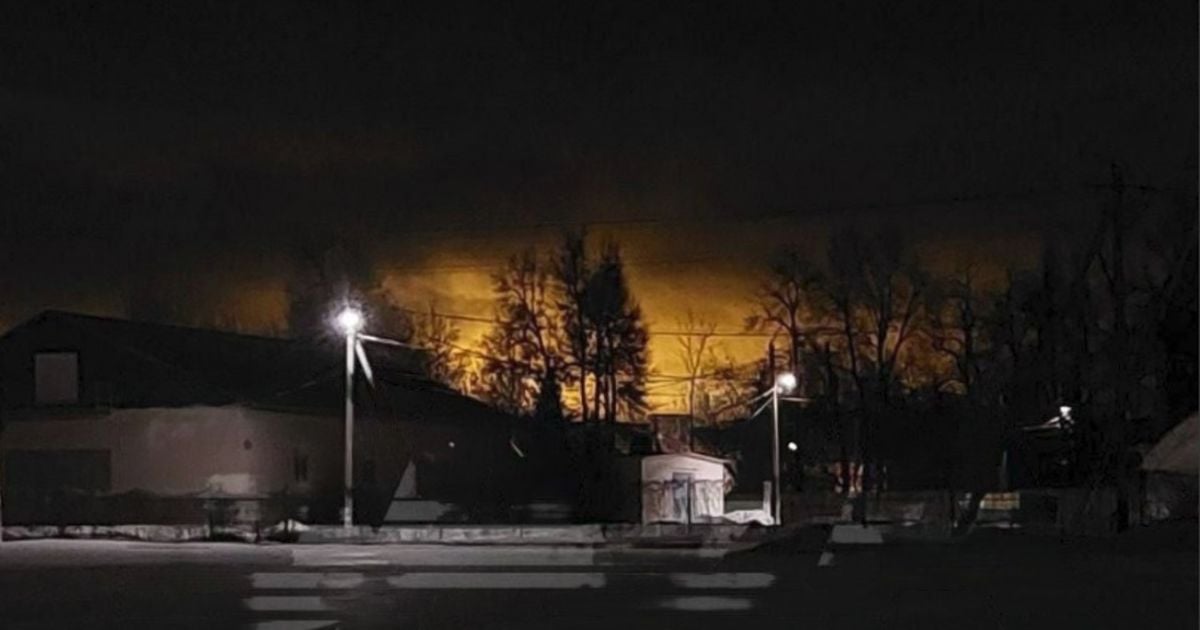 В Московской области раздался мощный взрыв: в небе появилось зарево (видео)