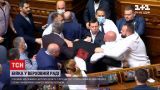 Новини України: "Слуги народу" проти "ОПЗЖ" : чому депутати почубилися в сесійній залі