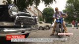 Старые машины и люди из прошлого: в Каменце-Подольском в разгаре ретро-фестиваль