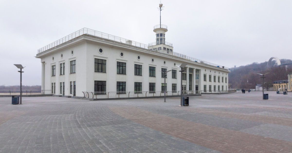 В Киеве завершена реставрация здания Речного вокзала: что там сейчас