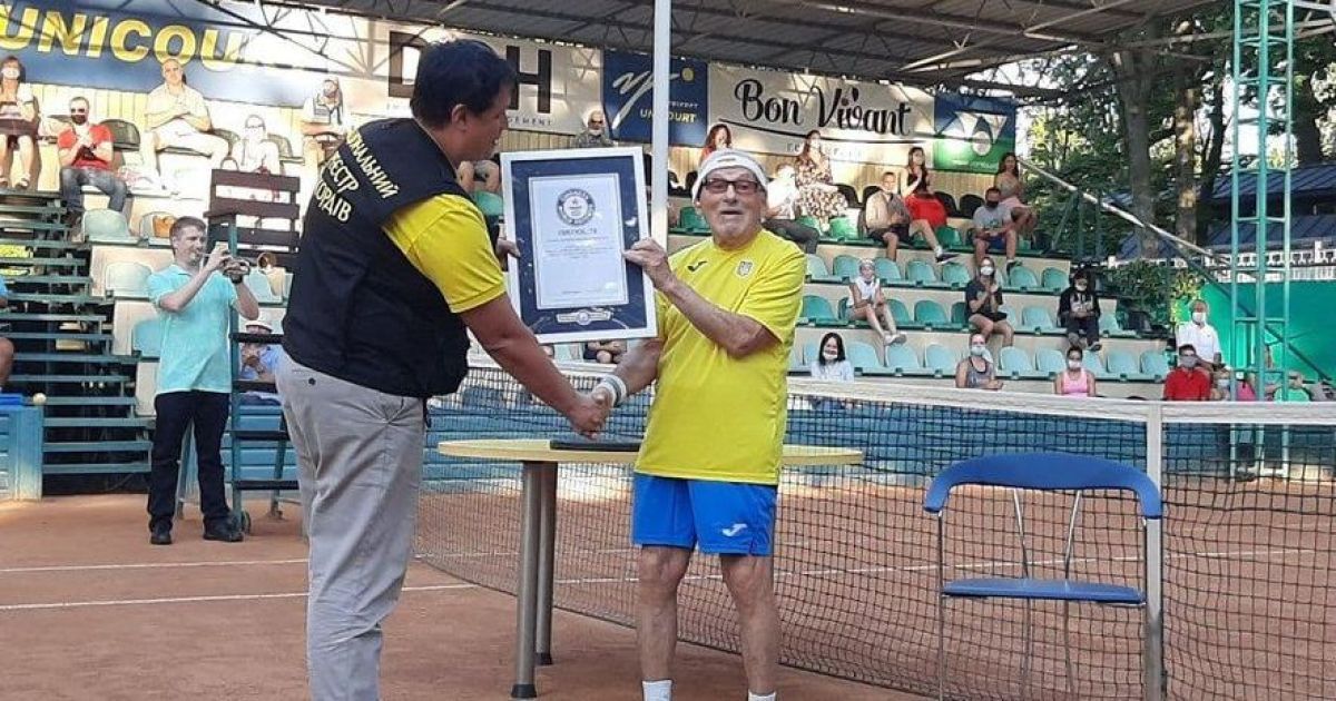 97-летний теннисист из Харькова стал рекордсменом Книги Гиннеса