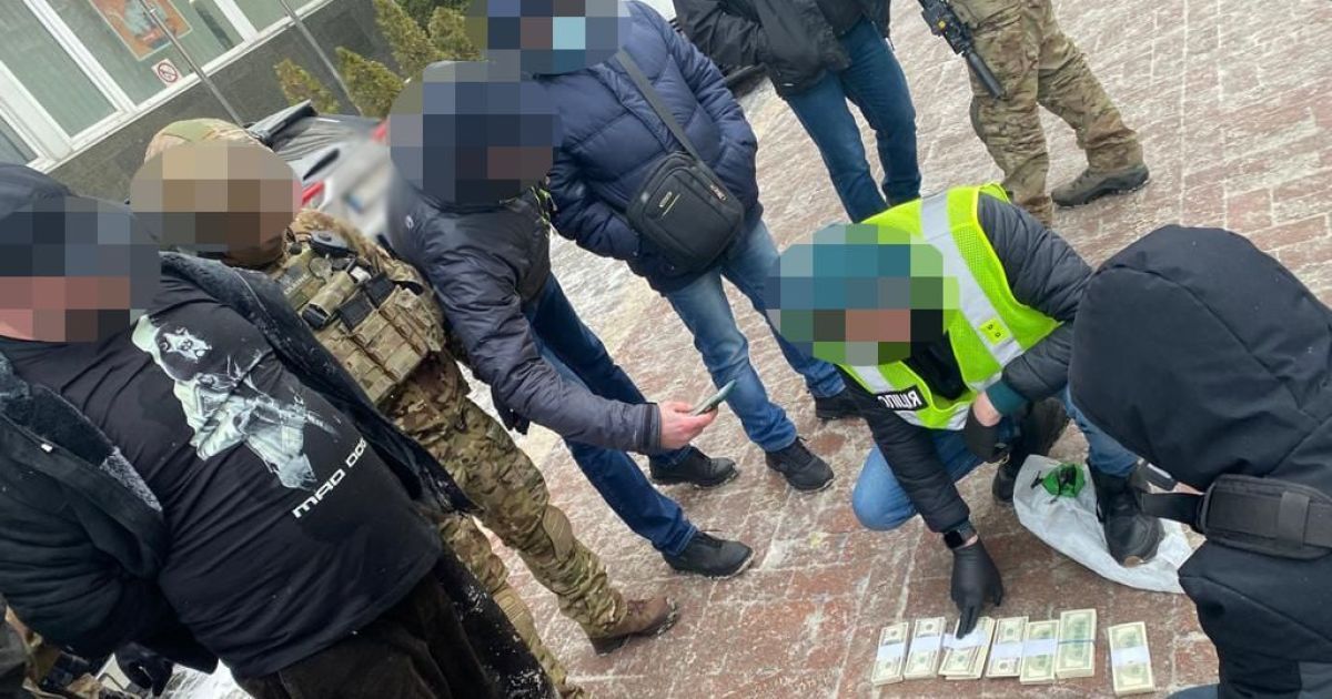 Вимагали 1 млн доларів вигаданого боргу: у Києві викрили групу злочинців (фото)