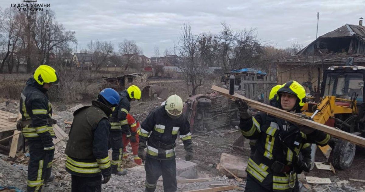 Російські окупанти скоїли чергову ракетна атаку на Київ