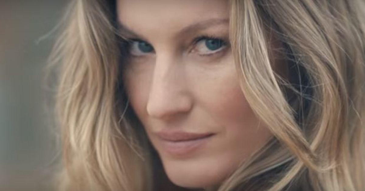 Жизель Бундхен в рекламном ролике Chanel