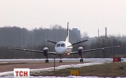 Впервые за 25 лет в аэропорту Житомира приземлился самолет