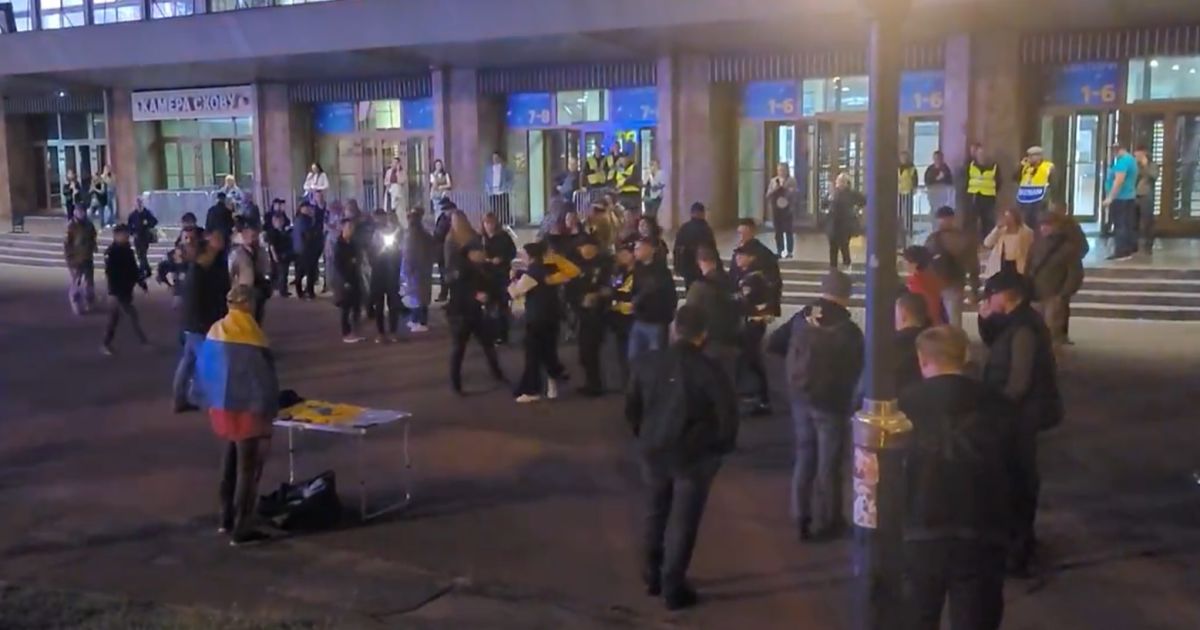 ТЦК на біля Палацу спорту у Києві / Скрін
