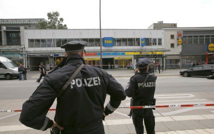 Нападавший с ножом-мачете на супермаркет в Гамбурге выкрикивал "Аллах Акбар"