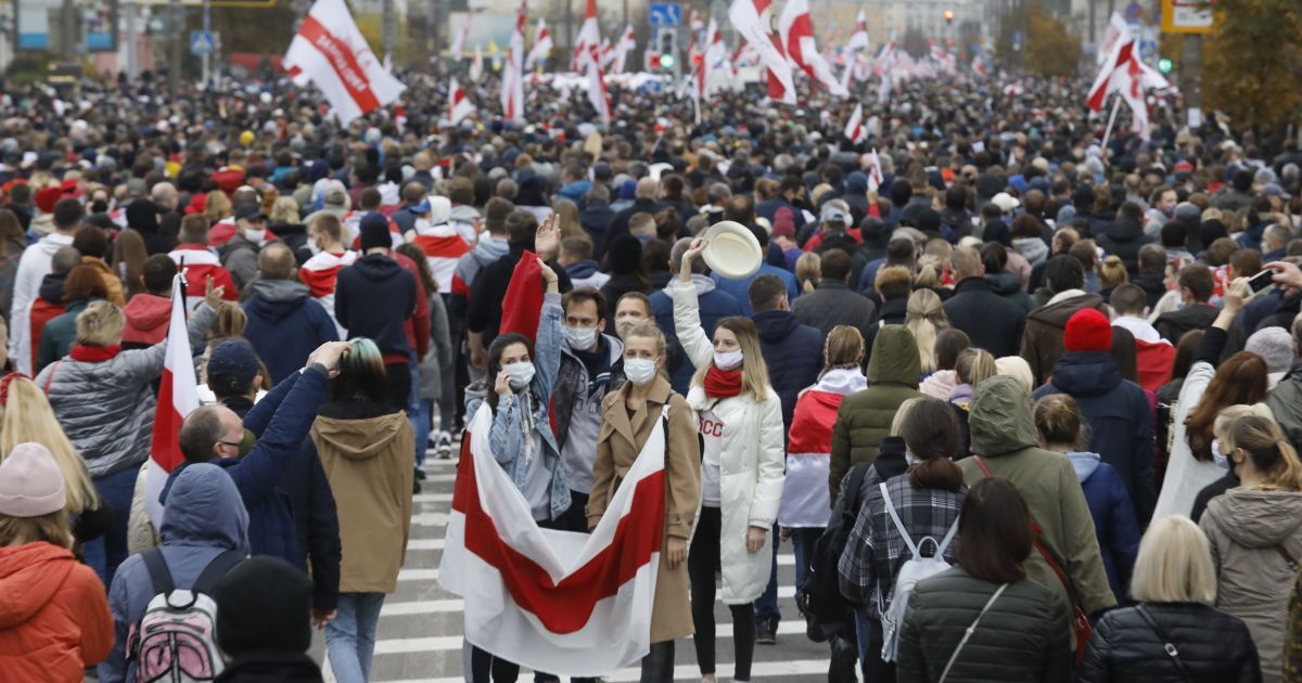 В Беларуси из-за протестов отчислили 300 студентов: Лукашенко обещает вернуть некоторых "под гарантии"