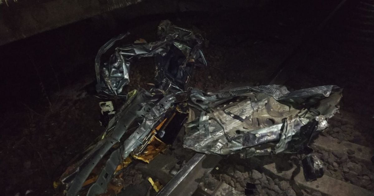 В Одеській області автомобіль зіткнувся з поїздом: водій загинув одразу (фото)