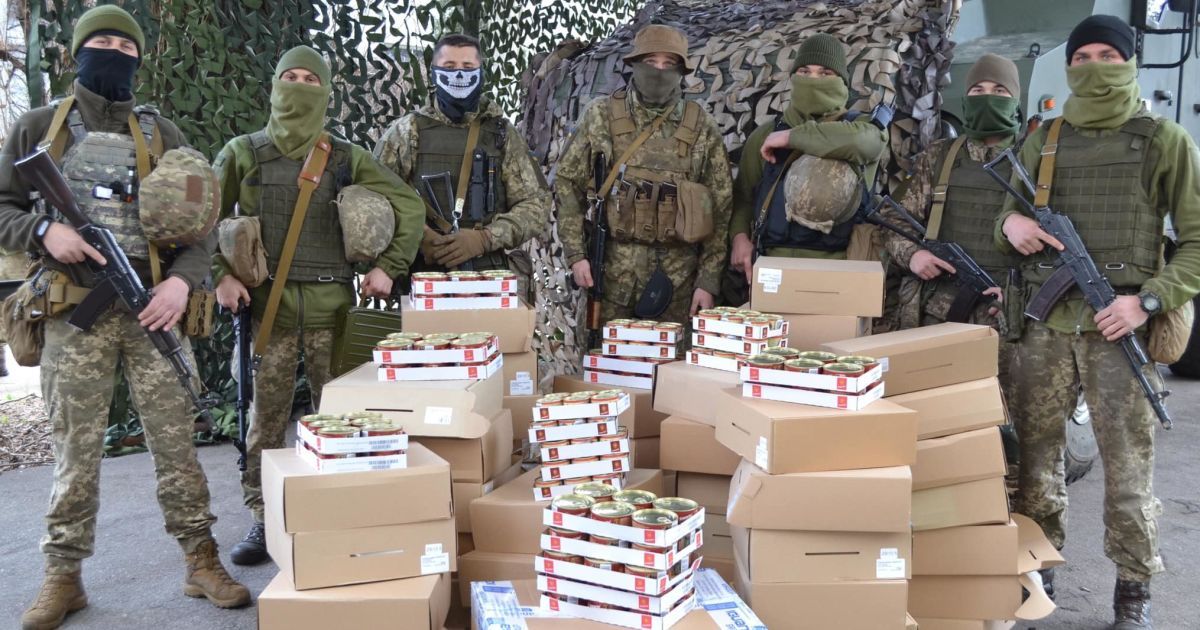 Автомобілі, амуніція, медикаменти: військові на сході Україну отримали чергову гуманітарну допомогу (фото)