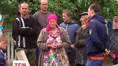 Затримані під час добування бурштину селяни кажуть, що їхали гасити пожежу