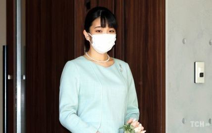 В нежно-голубом платье и жемчужных украшениях: японская принцесса Мако вышла замуж за простолюдина