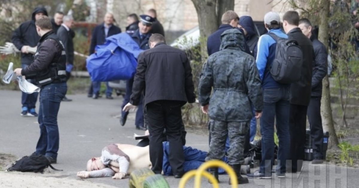 Фото з місця вбивства Олеся Бузини. / © УНІАН