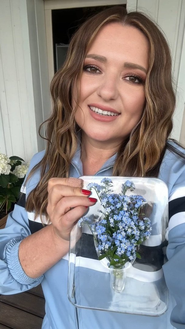 Наталія Могилевська з подарунком від доньки / © instagram.com/nataliya_mogilevskaya