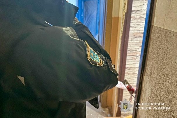 Фото з місця вибуху у квартирі у Шостці / © Поліція Сумської області
