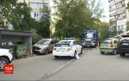 У Києві п'яний водій сміттєвоза на смерть переїхав жінку, яка переходила дорогу із 4-річним сином