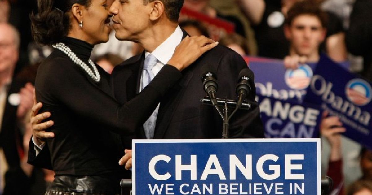 Барак и Мишель Обама 23 года вместе. / © The Yolanda Adams Morning Show