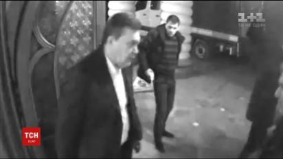 Майдан 3 года назад: Рада вернула Конституцию 2004-го, Янукович сбежал, начался ленинопад