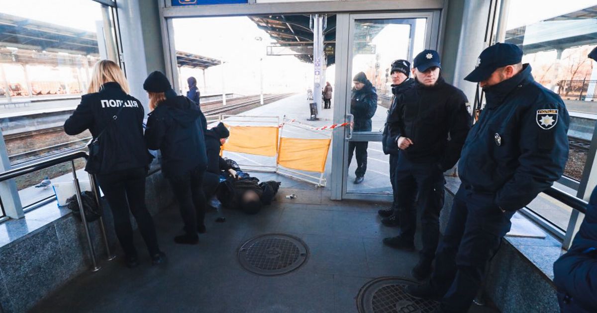 На київському вокзалі знайшли труп, 13 жовтня_2 / © Інформатор