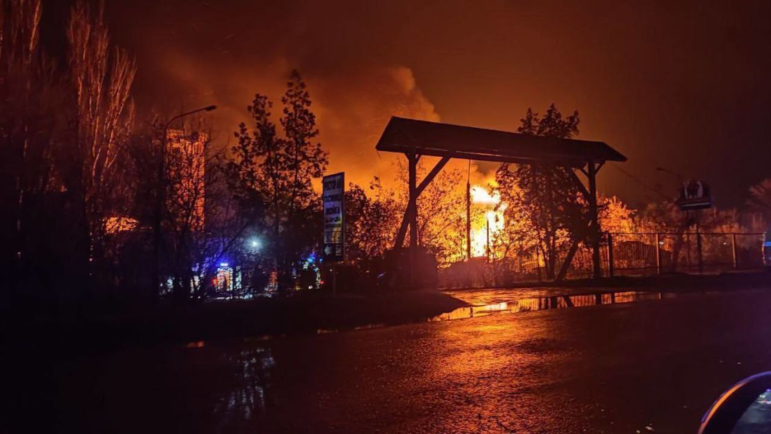 Девушка ищет мужчину для секса в Глыбокой