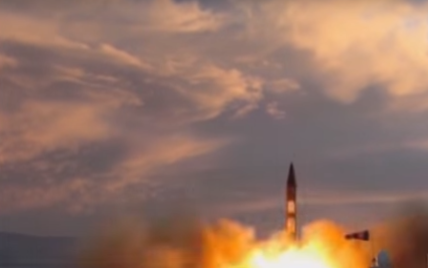 Иран испытал новую баллистическую ракету, которая способна нести несколько боеголовок