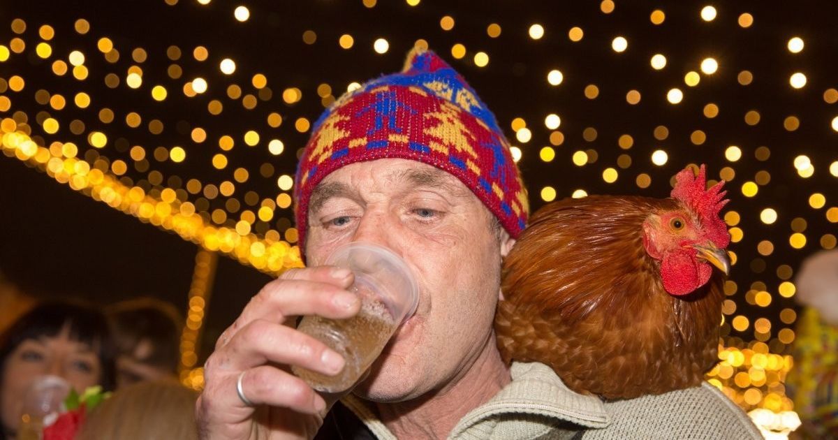 Живые петухи и танцы вокруг Богдана Хмельницкого. Как в Киеве встретили Новый Год