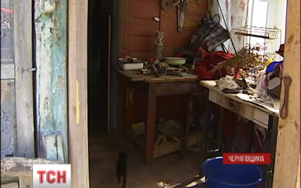 На Черниговщине горе-родители из России приковывали 8-летнего ребенка цепью
