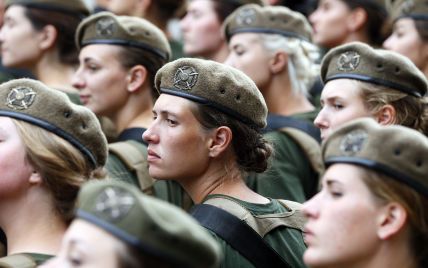 Военнообязанные женщины: кто обязательно должен встать на учет в 2022 году
