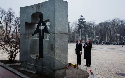 У Києві вшановують пам'ять жертв Голодомору. Онлайн-трансляція