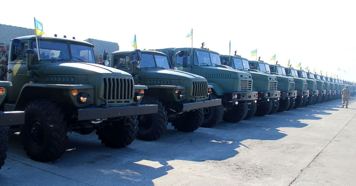 Во время подготовки к торжествам на военном аэродроме в Чугуеве / © Министерство обороны Украины