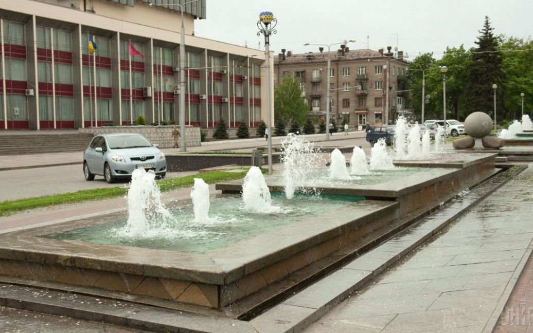 Фонтани в Запоріжжі. 4 травня у місті запустили більше 30 фонтанів. / © УНІАН