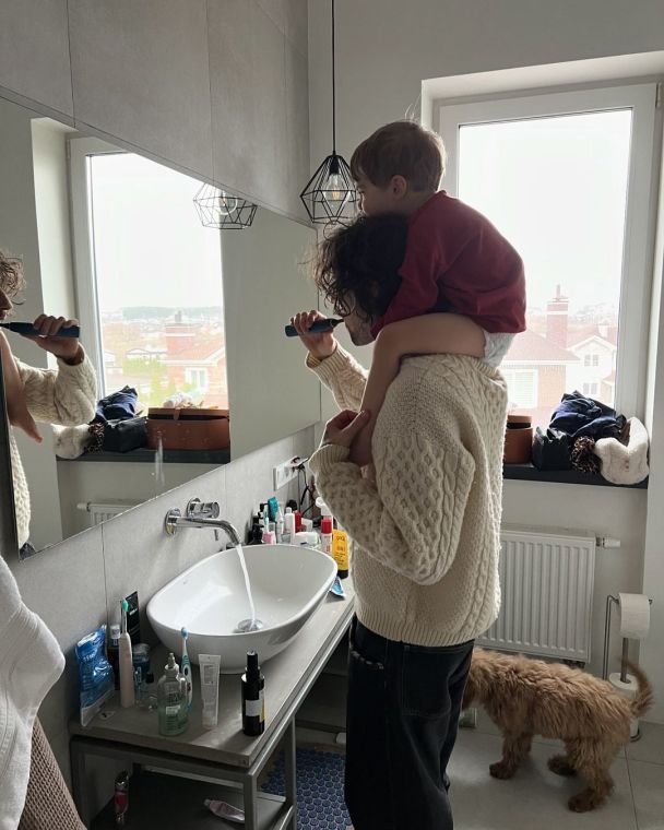 Володимир Дантес з сином Даші Кацуріної / © instagram.com/dasha_katsurina