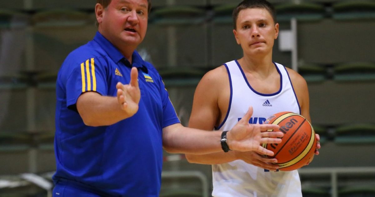 Главный тренер сборной Украины Евгений Мурзин и разыгрывающий команды Денис Лукашов.