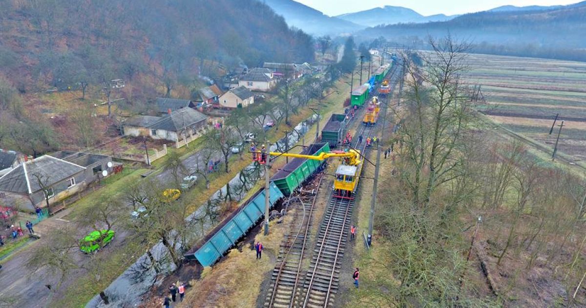 поїзд зійшов з рейок, закарпаття_6 / © Юрий Василевич / Facebook