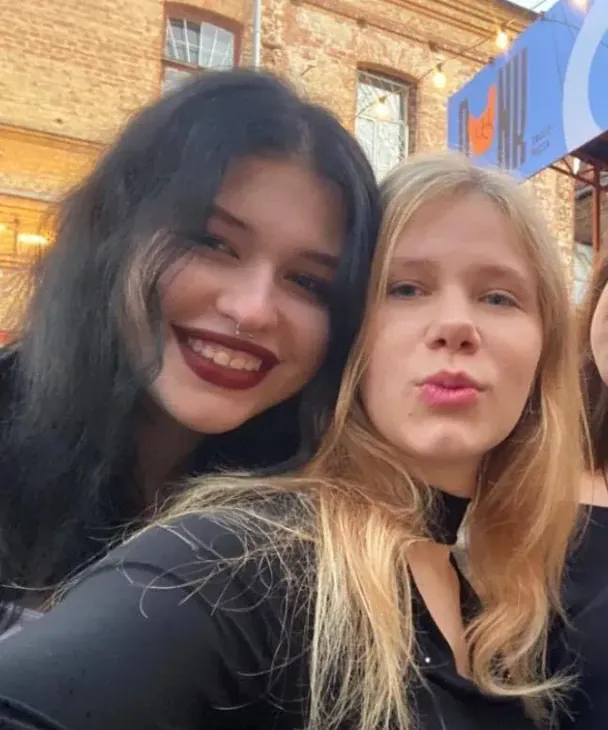 Студентки Дарія Лобода та Світлана Штепа / © Instagram-сторінка Надії Таборовець