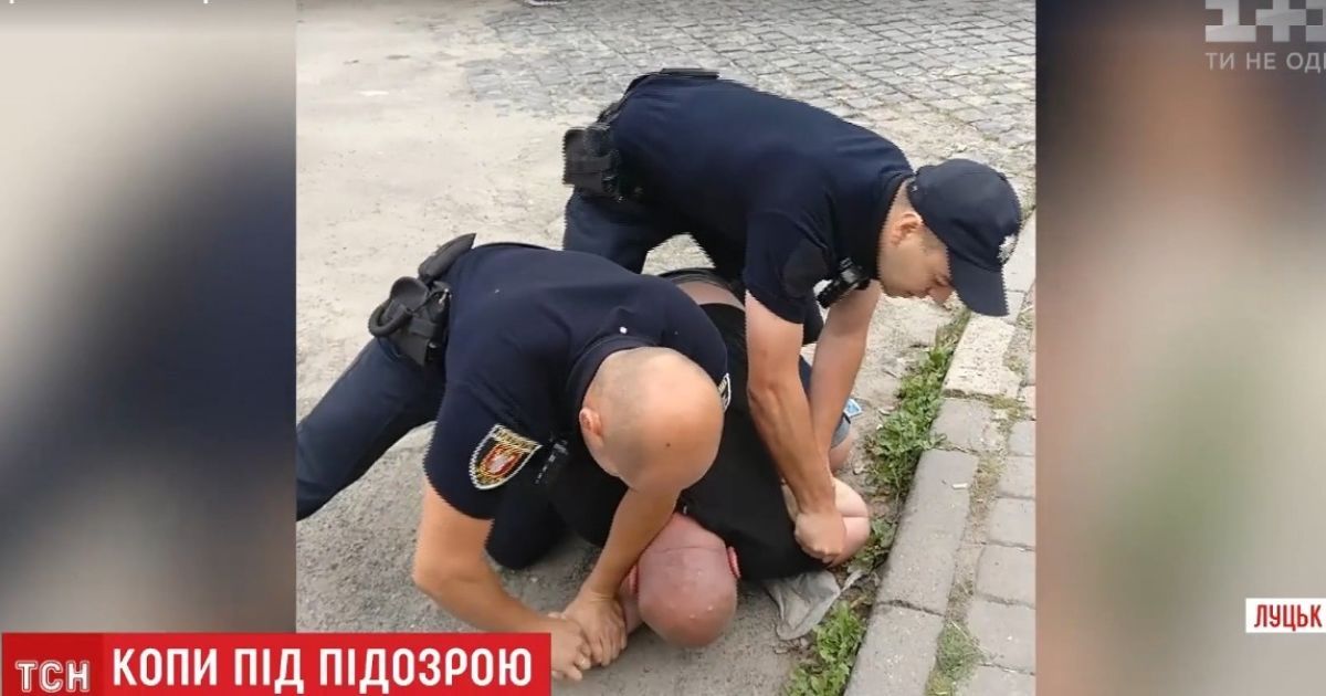 Жесткое задержание водителя в Луцке может стоить должностей патрульным полицейским