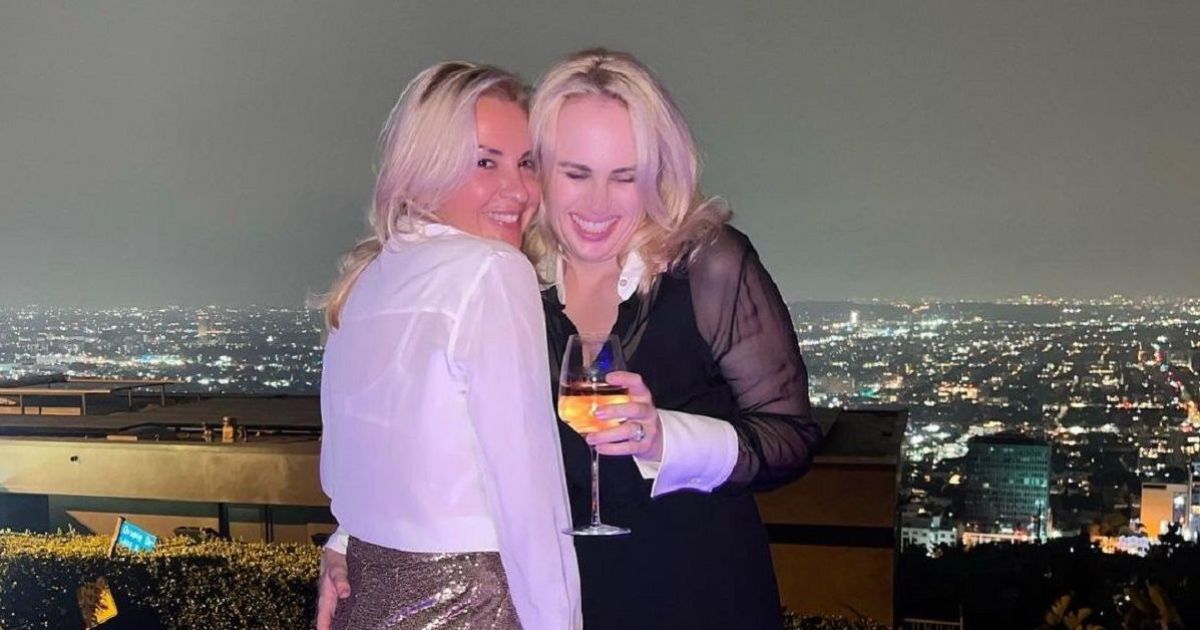 Ребел Уилсон со своей избранницей