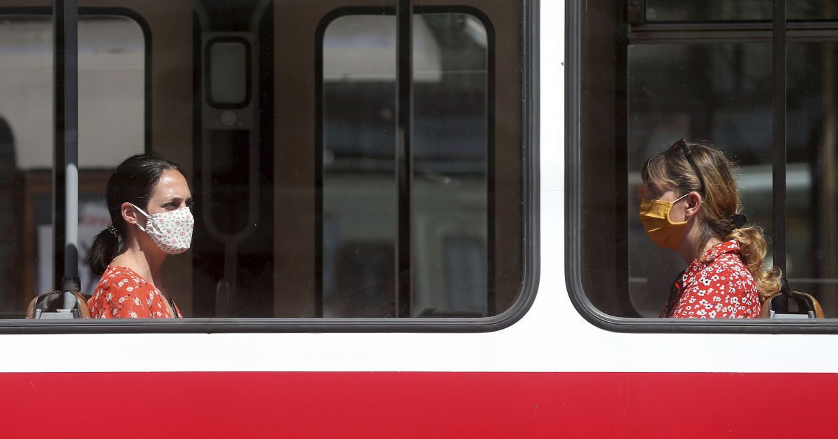 В Австрії, щоб уникнути другого локдауну, повертають маски та запроваджують нові заборони