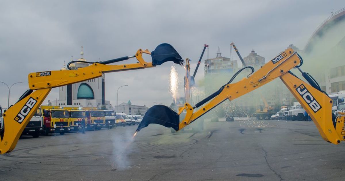 Во время соревнований операторов и водителей спецтехники в Киеве / © Киевводоканал