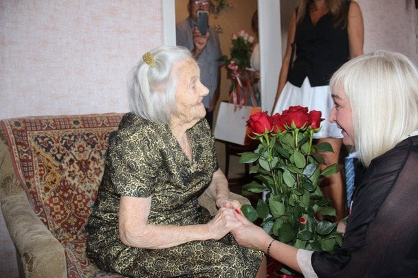 100-літня жителька Рівного Катерина Громаченко  / © Рівненська міська рада