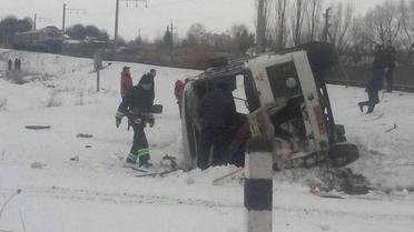 На Вінничині зіткнувся потяг та автобус_3 / © ГУ ДСНС Украины в Винницкой области