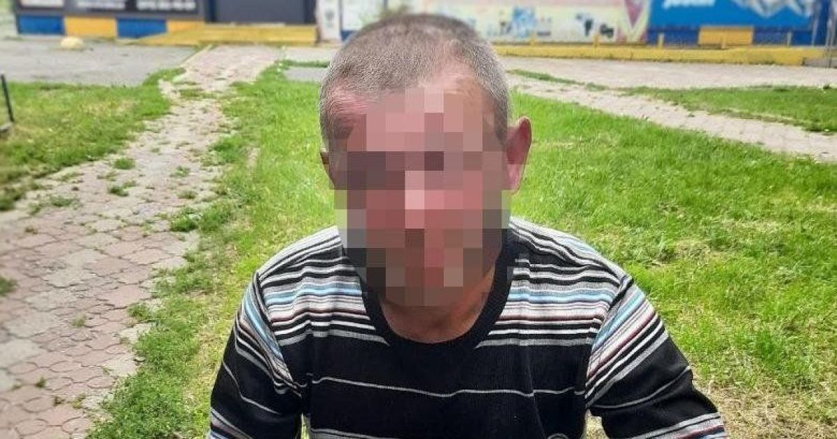 Пришел в гости и сбежал через окно: в Киеве мужчина обокрал переселенца из Мариуполя (фото)