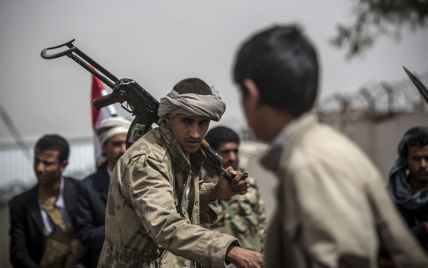 В Йемене обстреляли тренировочный лагерь военных: погибли 60 человек, десятки раненых