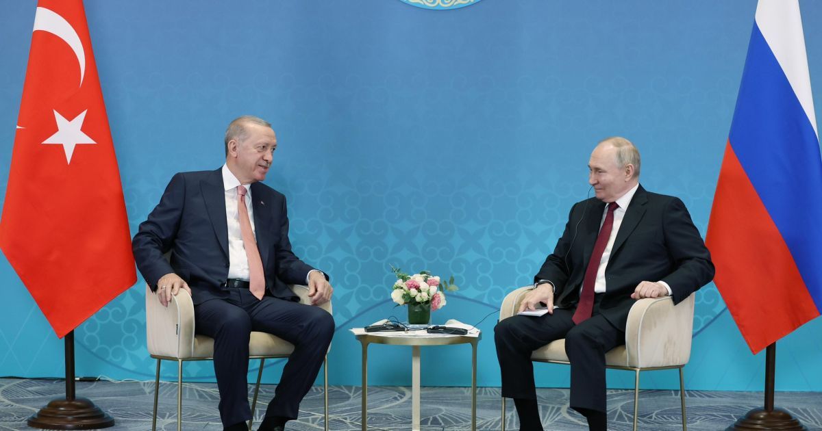 Президент Туреччини Реджеп Таїп Ердоган на зустрічі з президентом РФ Володимиром Путіним в Астані