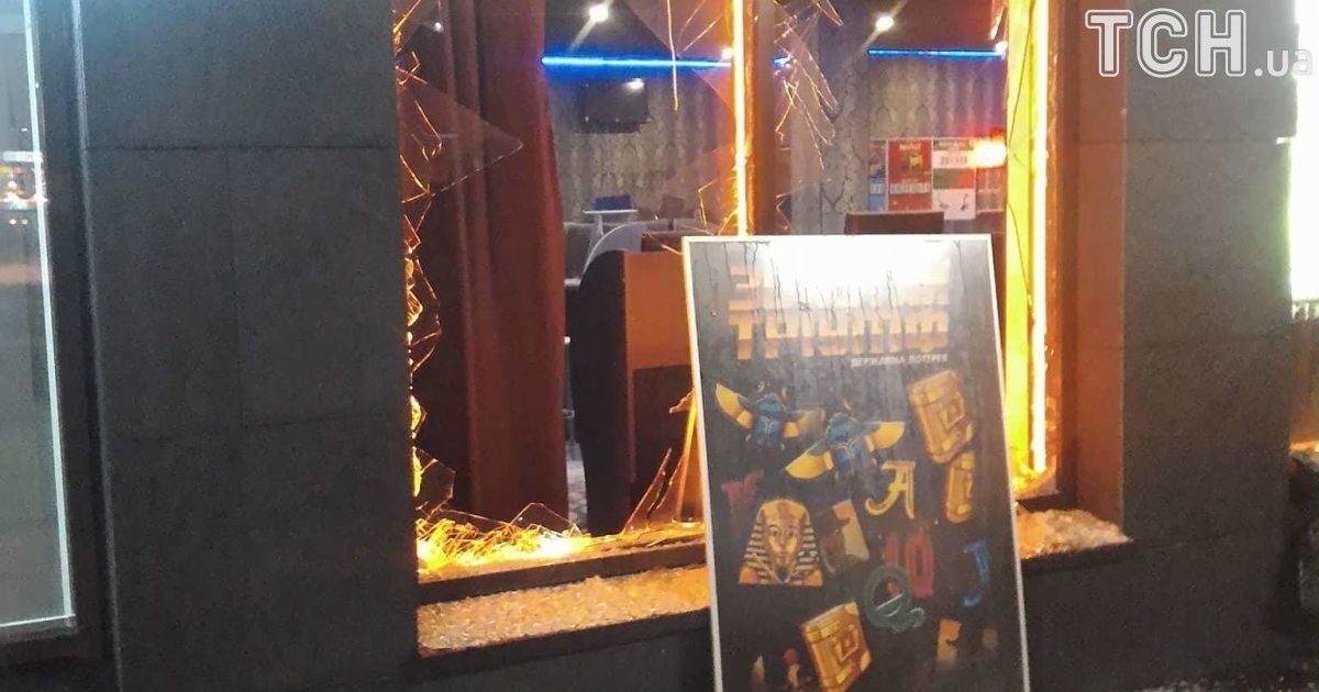 В Киеве неизвестные разгромили подпольное казино