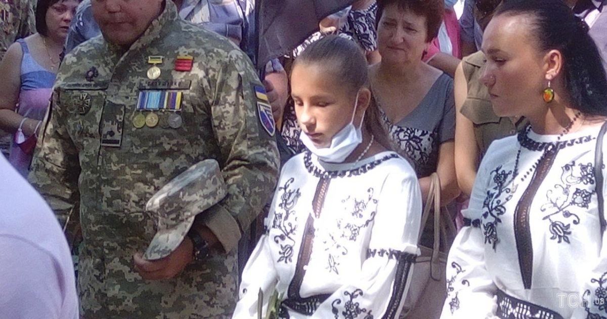 Відкриття першого пам'ятнику загиблим в Іловайську_6
