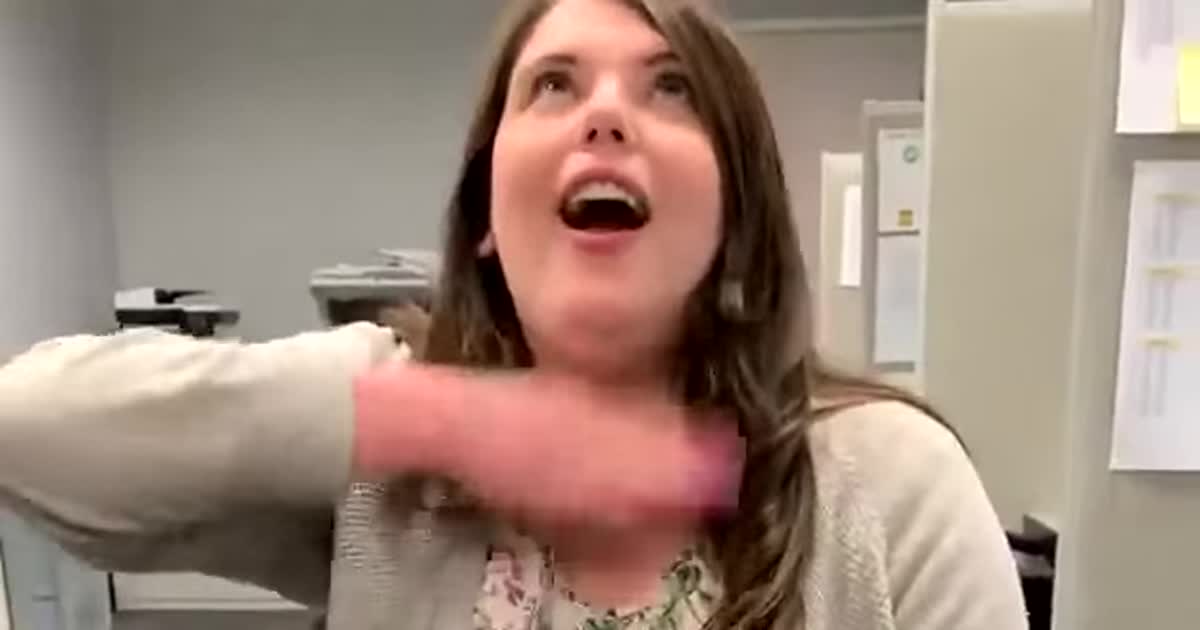 Американка голосом скопировала автомобильную сигнализацию. Юзеры показали свои пародии на звуки