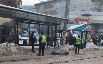 У Києві біля входу на станцію метро "Лук’янівська" знайшли труп