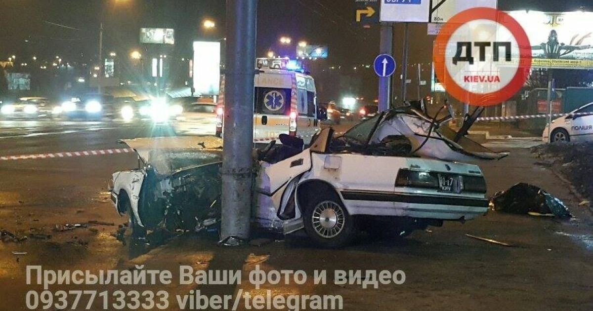 У Києві водій врізався у стовп _9 / © dtp.kiev.ua