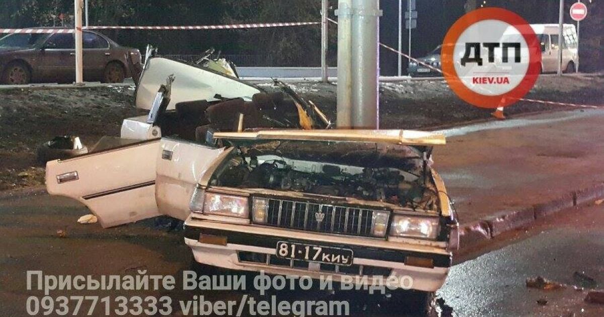 У Києві водій врізався у стовп _16 / © dtp.kiev.ua